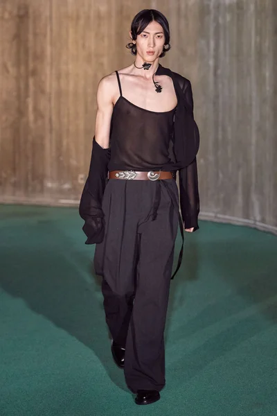 Look 12
